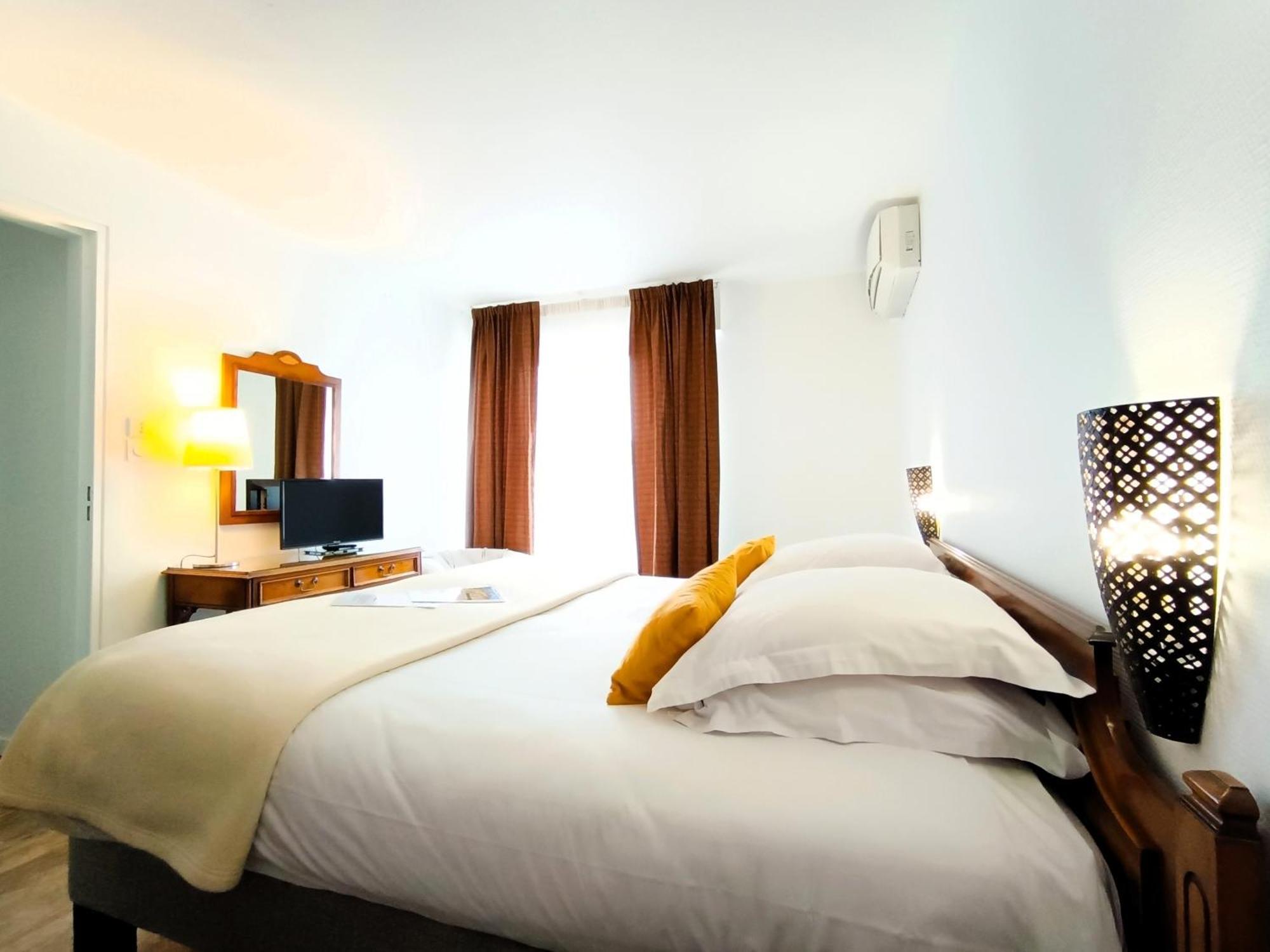 Hotel Des Tuileries Нім Екстер'єр фото