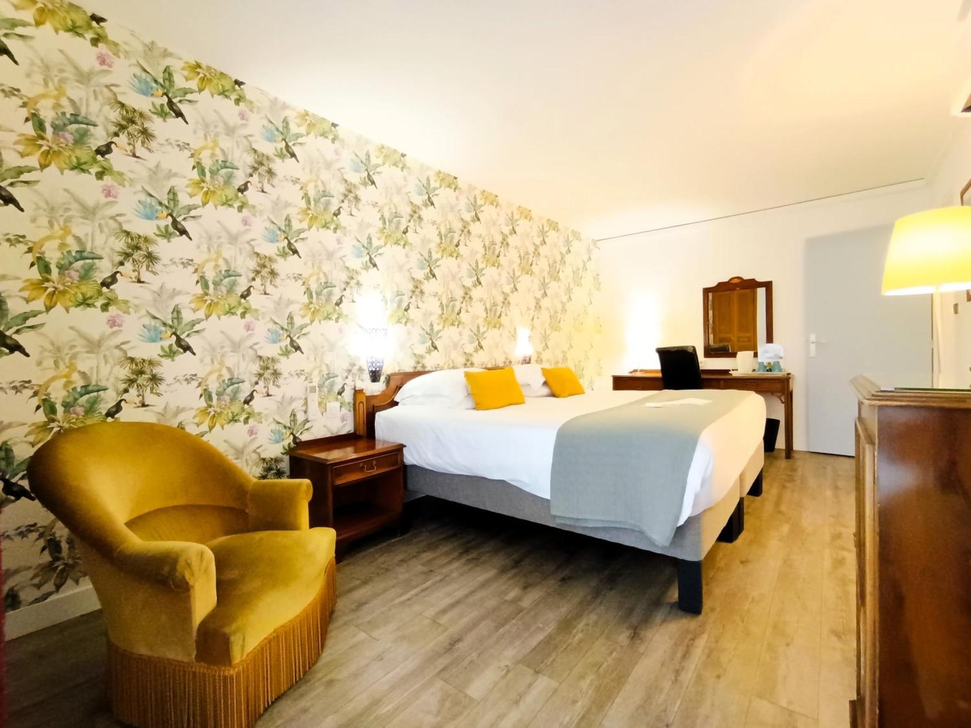 Hotel Des Tuileries Нім Екстер'єр фото
