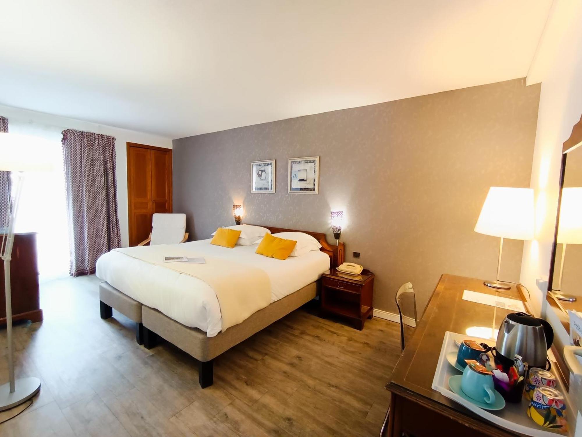 Hotel Des Tuileries Нім Екстер'єр фото