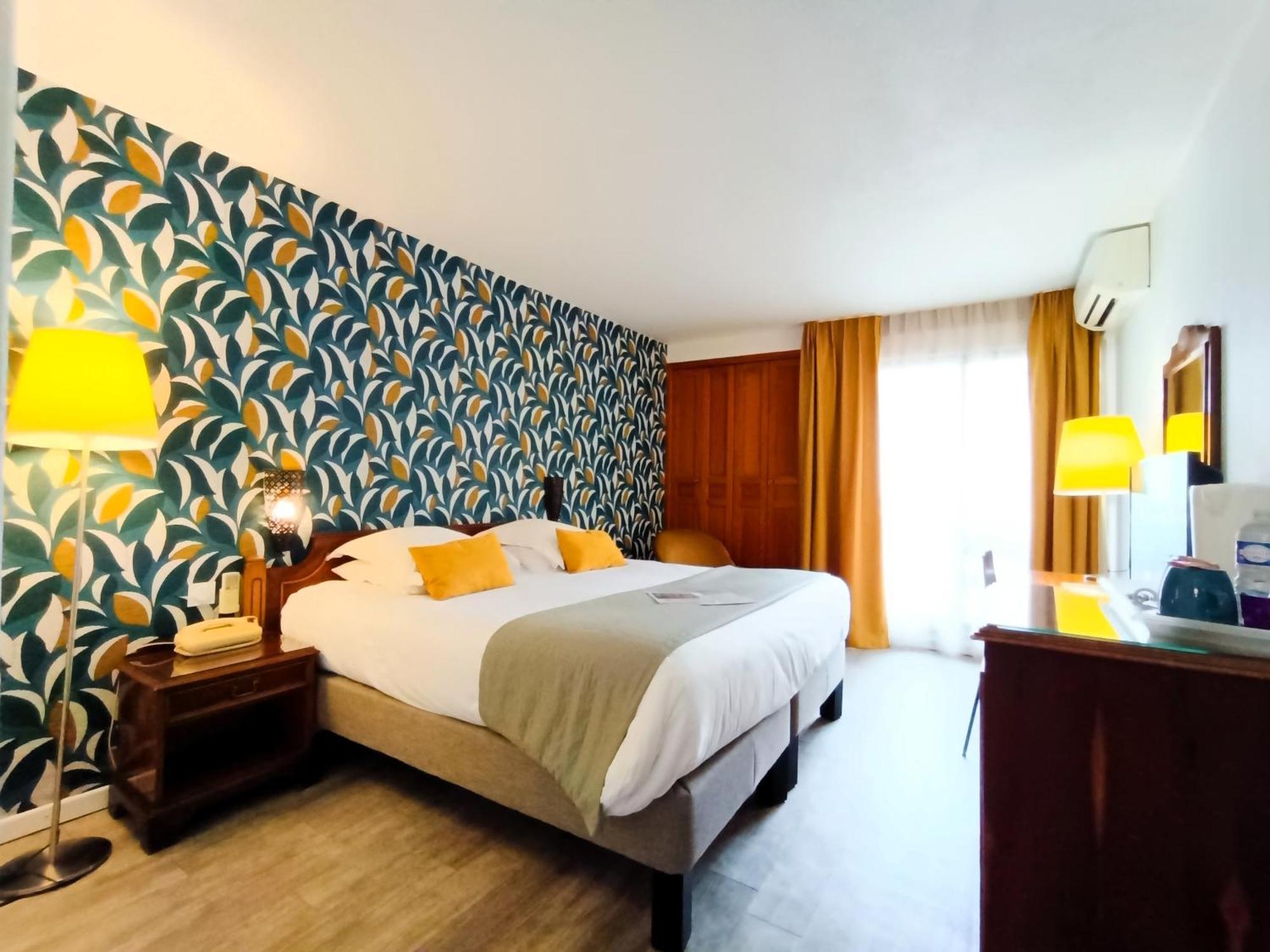 Hotel Des Tuileries Нім Екстер'єр фото